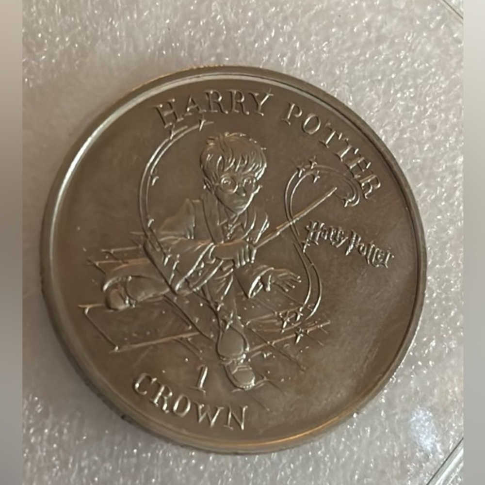 Authentic HARRY POTTER 1 CROWN QUEEN ELIZABETH  II